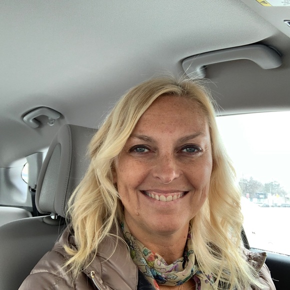 Meet your Posher, Christine - Picture 1 of 1